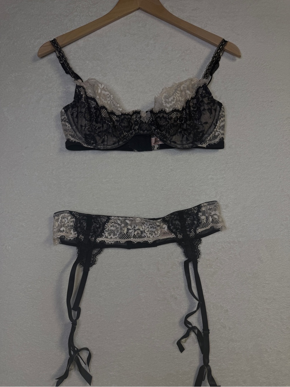 Jezebel Black and Cream Lace Underwire Bra with Matching Garter